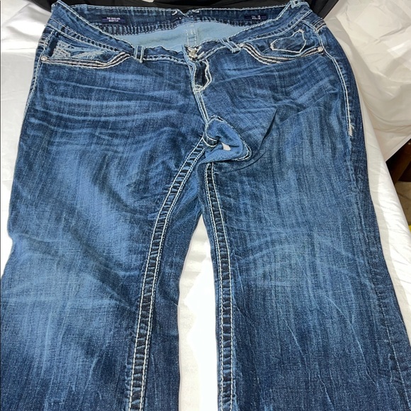 Vigoss  Jeans with Embellished Pockets - Picture 5 of 5
